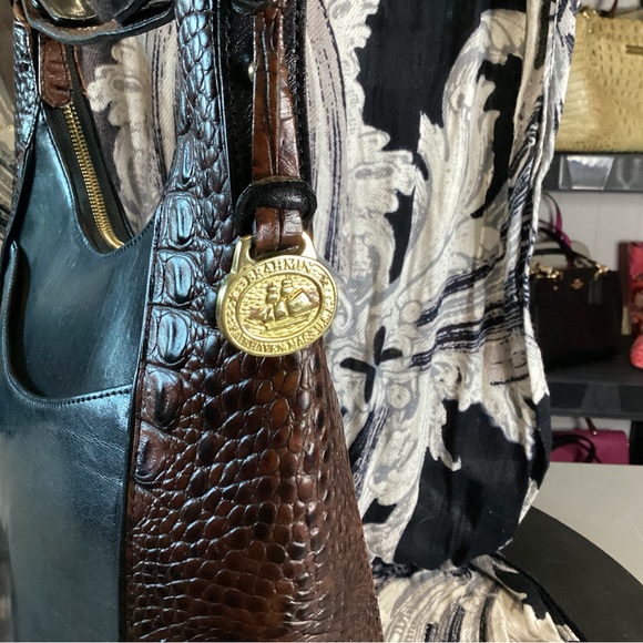 Brahmin Renee black Tuscan leather shoulder bag with croc embossed trim. - Picture 3 of 11